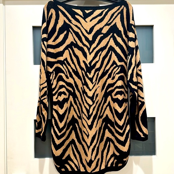 CABI Dani Women’s Black Tan Leopard Print Round Neck Pullover Size Medium EUC - Picture 9 of 9